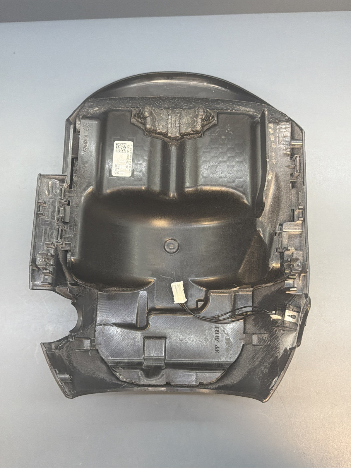 BMW 2006-2012 E90 BOTTOM STEERING COLUMN TRIM COVER HEATED OEM 9143645