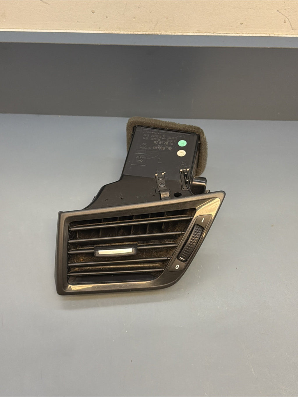 12-15 BMW X1 E84 Left Driver Dash Air Vent Airvent Assembly OEM 9258362