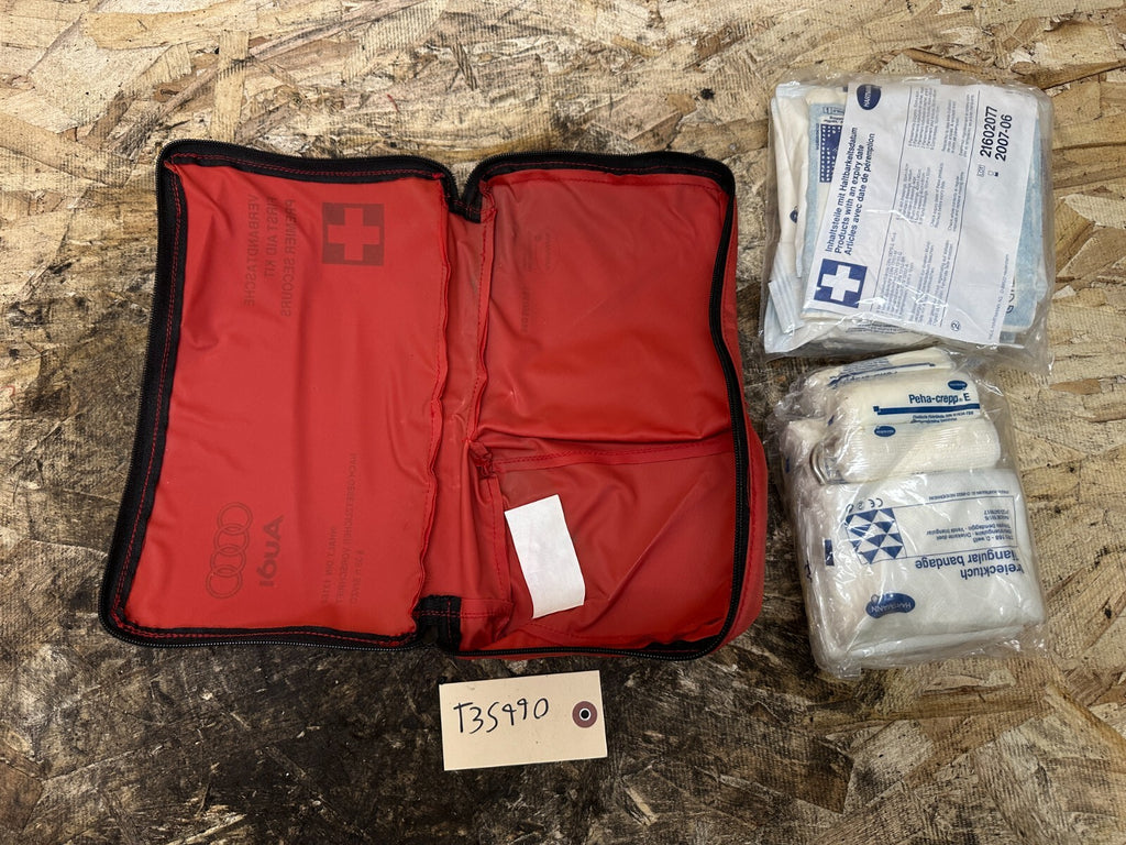 AUDI CAR MEDKIT/FIRST AID KIT OEM 8E0860281