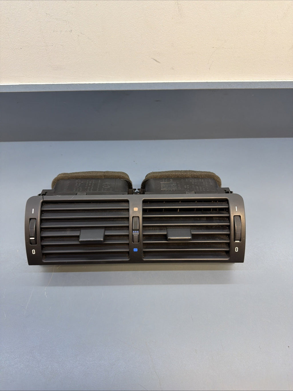 1999-2006 BMW E46 3 Series 325i Center Dash AC Air Vent Assembly 8363199 OEM