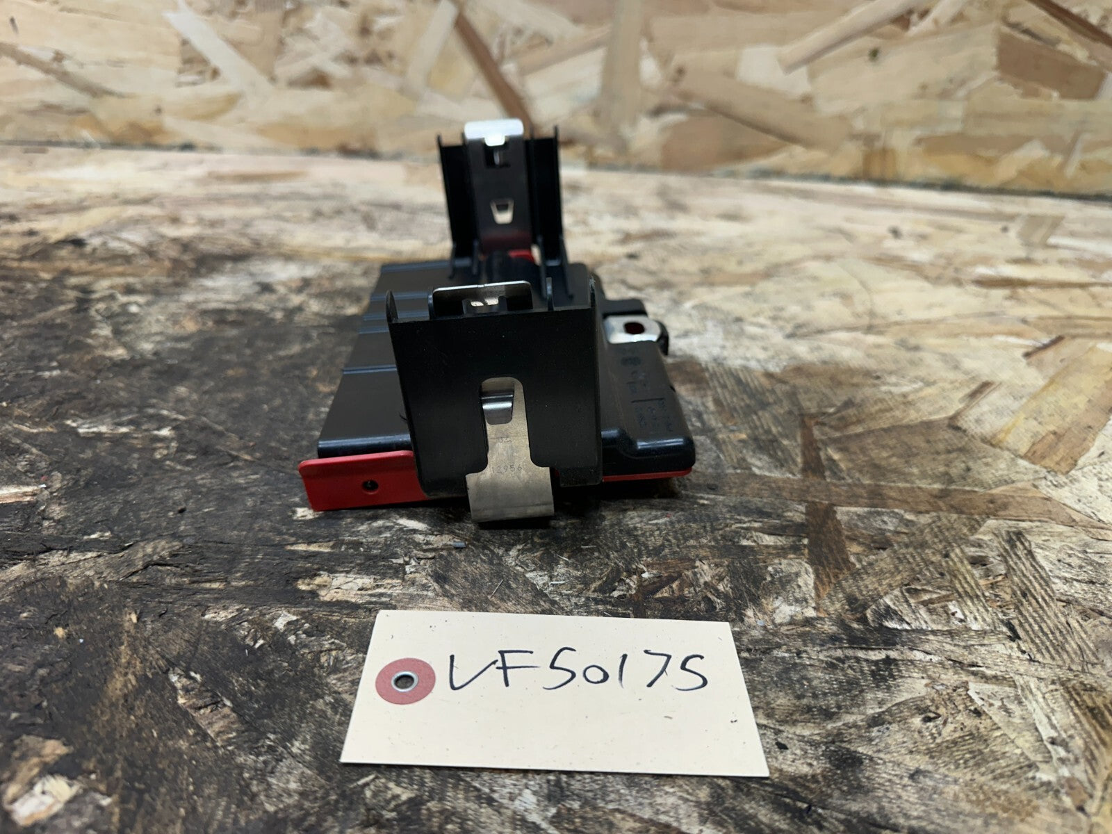 BMW 1 3 X1 SERIES E8X E9X POSITIVE POWER DISTRIBUTION BOX OEM 6942912
