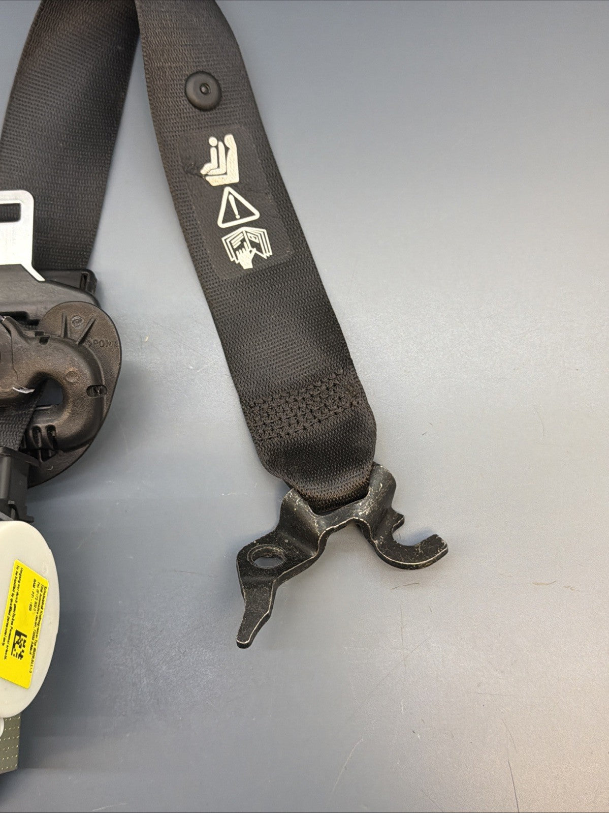 2006-2013 BMW E90 E92 Front Right Passenger Side Seat Belt Retractor 34072775