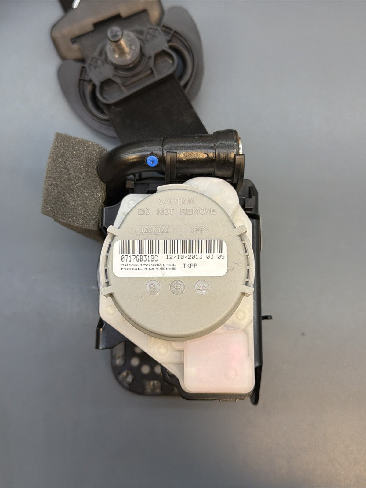 2011-2017 BMW X3 Front Seat Belt bucket passenger buckle S2736725001 OEM