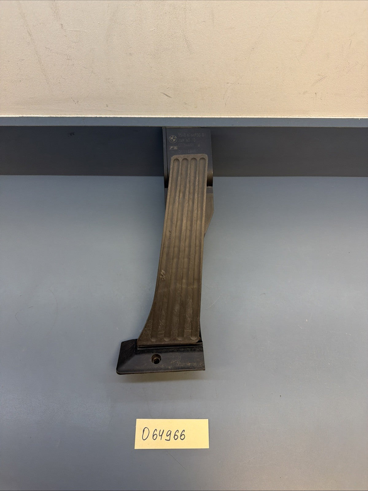 BMW E60 E88 E90 E92 F10 F30 F36 FLOOR ACCELERATOR GAS PEDAL SENSOR OEM 6766930