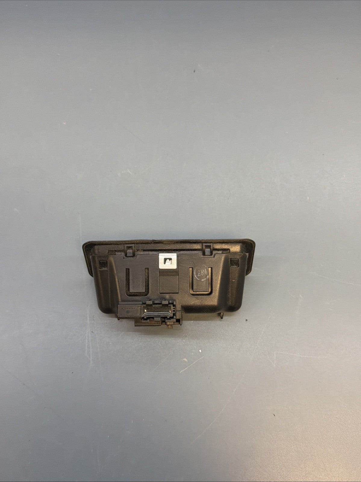 For BMW E82 E88 E90 E91 E92 Trunk Handle Lid Lock Release Switch 7118158