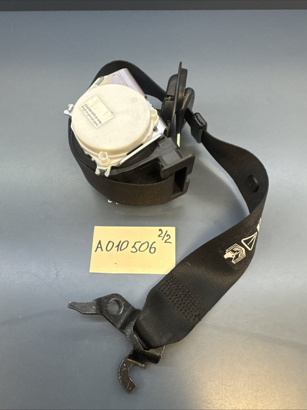 2006-2011 BMW 328i 335i E90 Left Front Seat Belt 72119117219 OEM Used