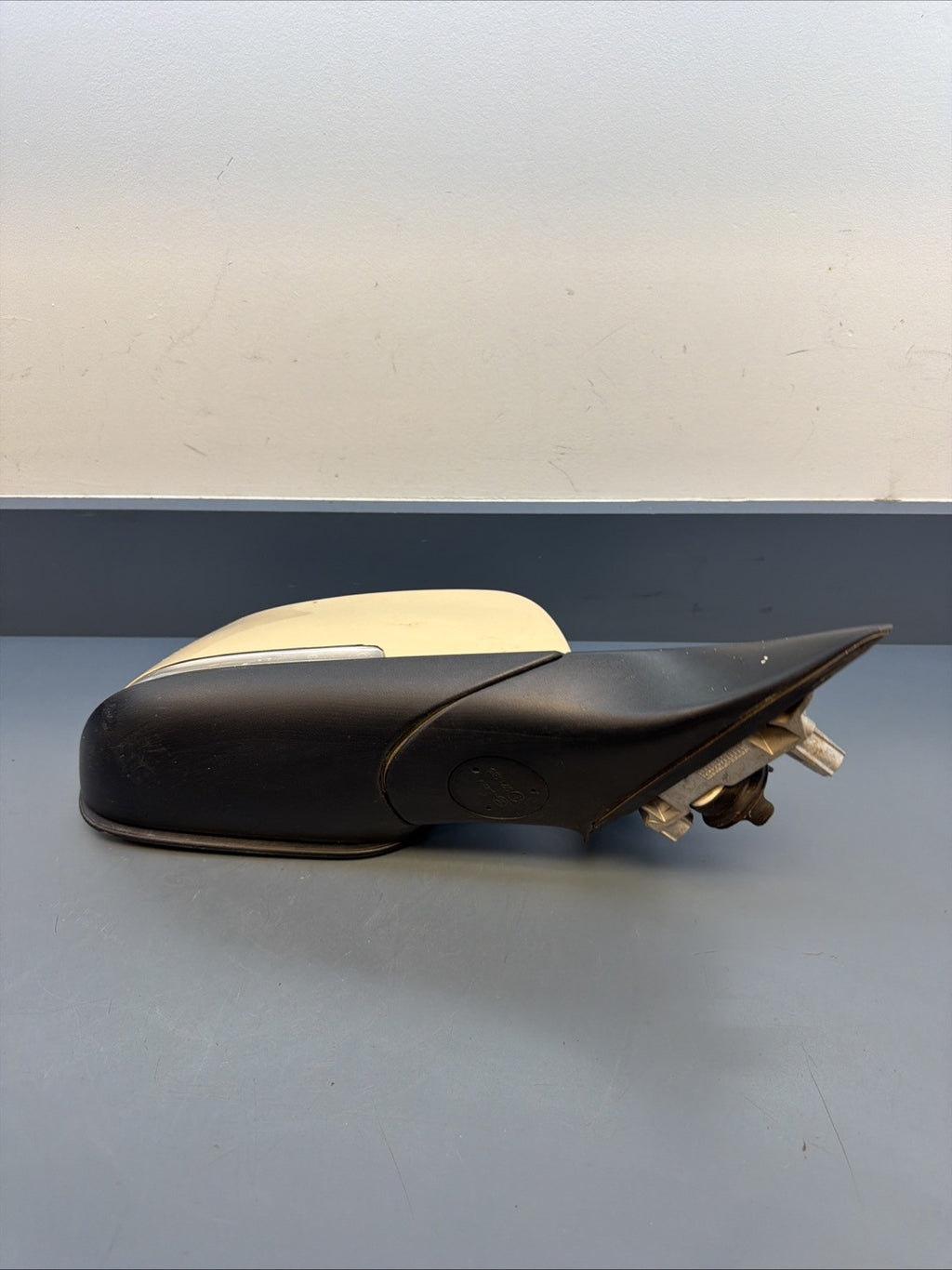 BMW F30 12-18   Front Right Passenger Side Door Mirror 021185 OEM