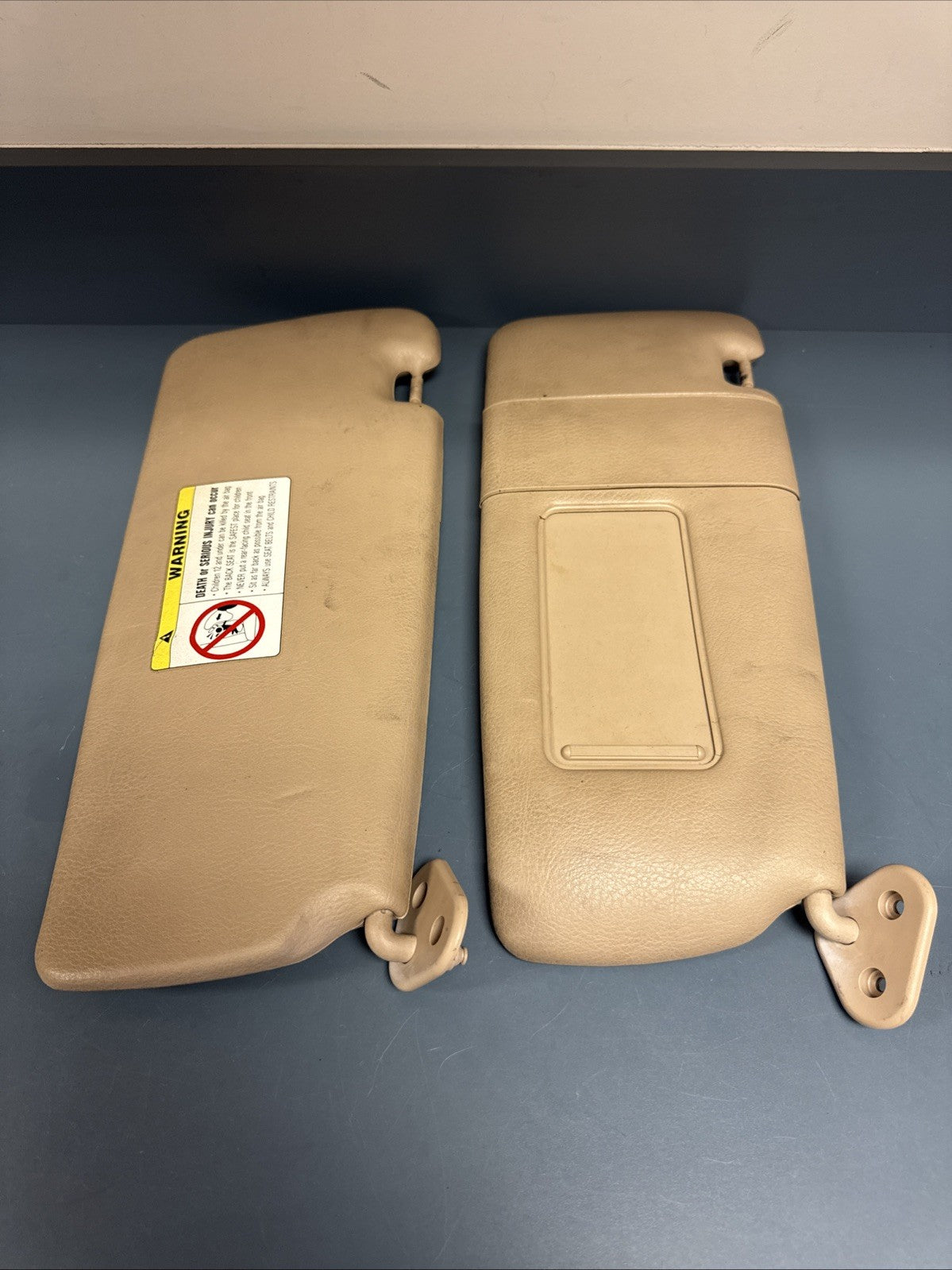 99-06 PAIR BMW E46 325ci 330i COUPE SEDAN LEFT RIGHT SUN VISORS SHADES SET