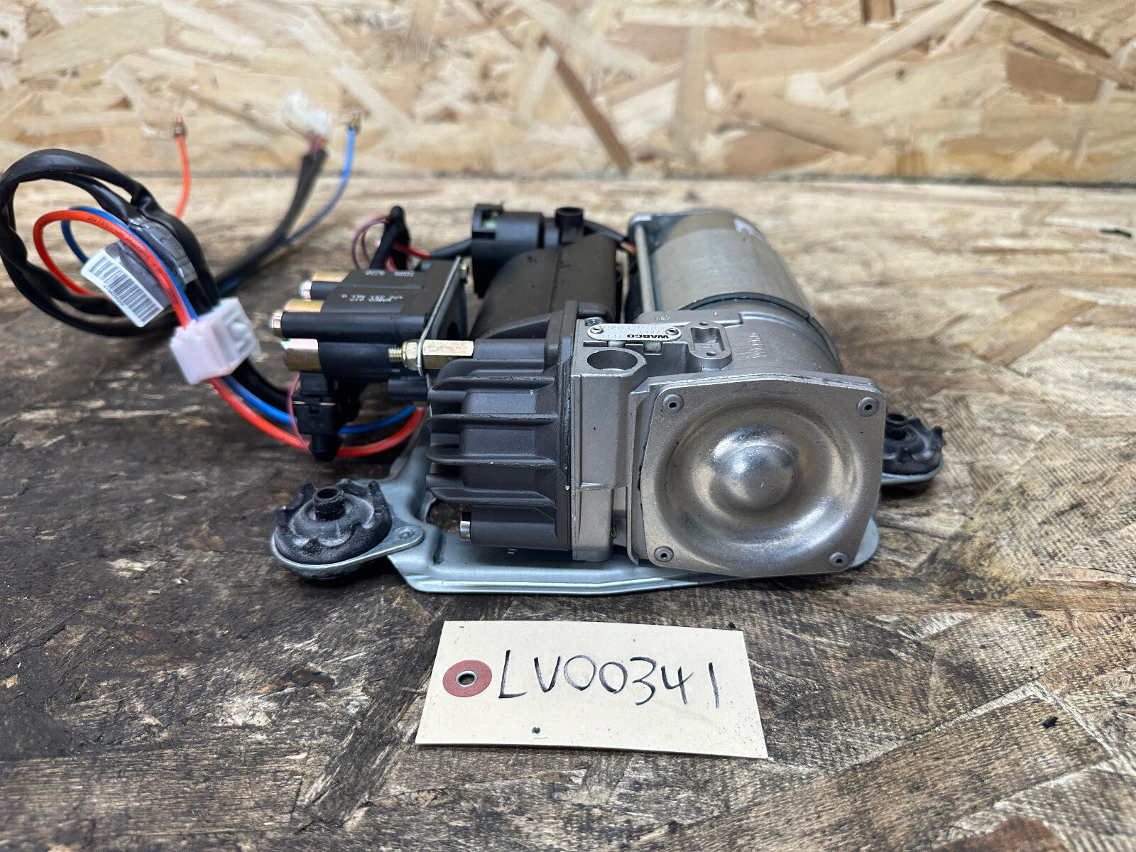 BMW 99-06 E53 X5 AIR SUSPENSION PUMP COMPRESSOR + CONTROL UNIT OEM 1082099