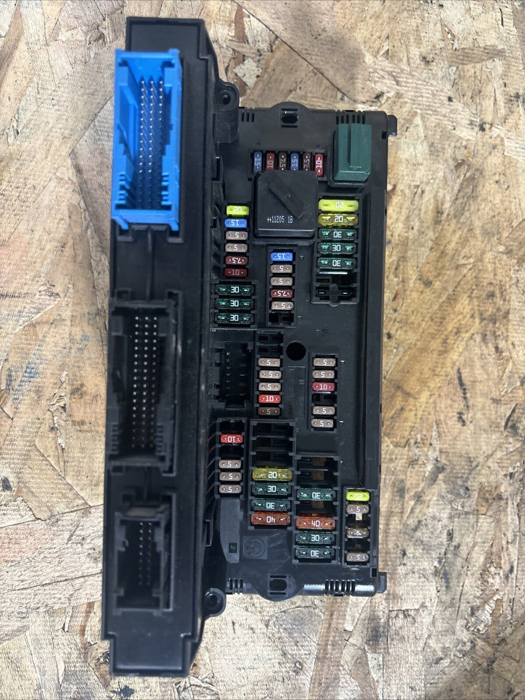 2011-2012 bmw x3 f25 front power distribution fuse relay box 9210863 OEM