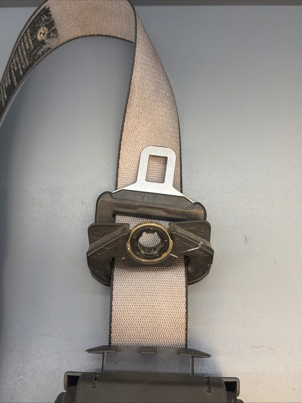 95-03 Bmw E39 5/7 Series Front Right Pass Upper Seat Belt Retractor Gray 8198570