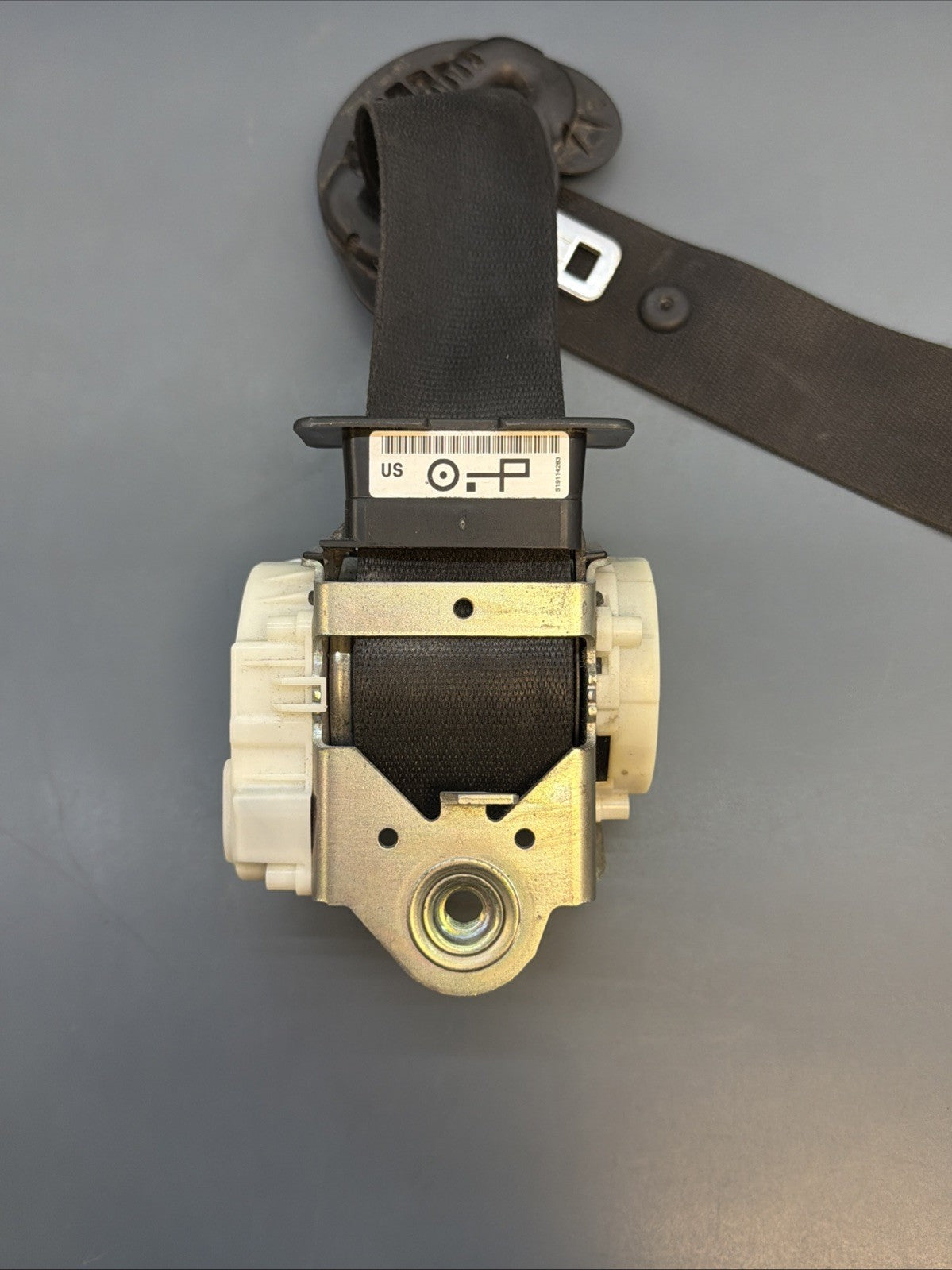 08-13 BMW E90 E92 E93 M3 OEM Coupe Front Left Seat Belt Retractor Black 34023561