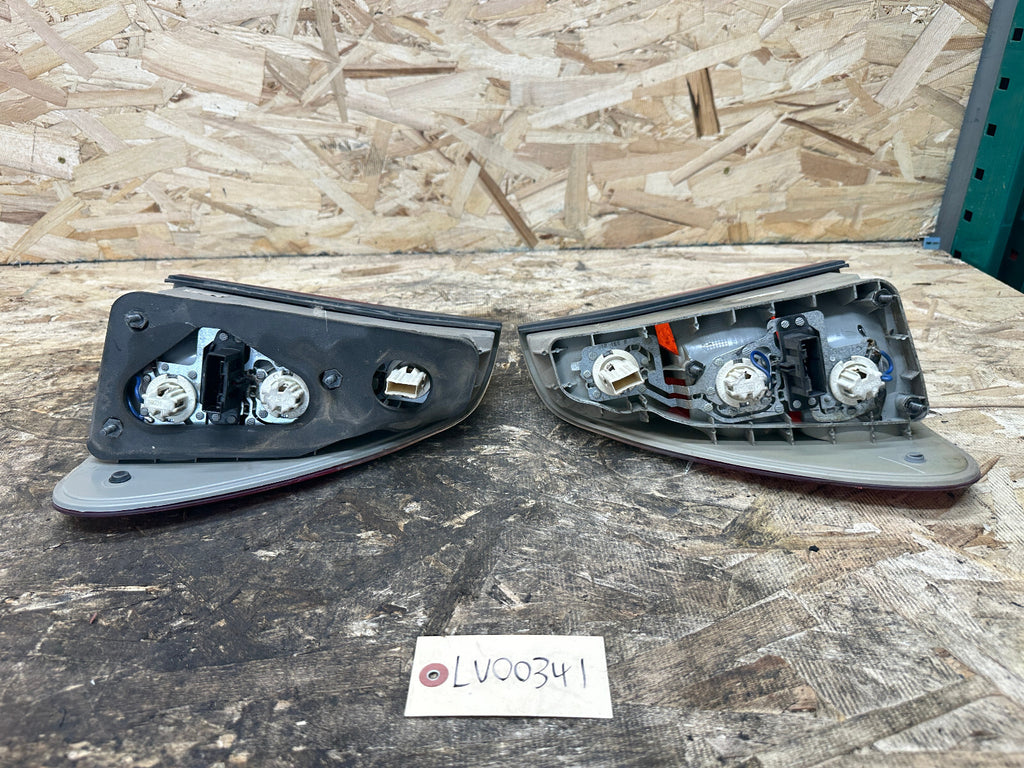 BMW 98-06 E53 X5 OUTER REAR LEFT+RIGHT TAIL LIGHT SET 2 PC OEM 7164473+7164474