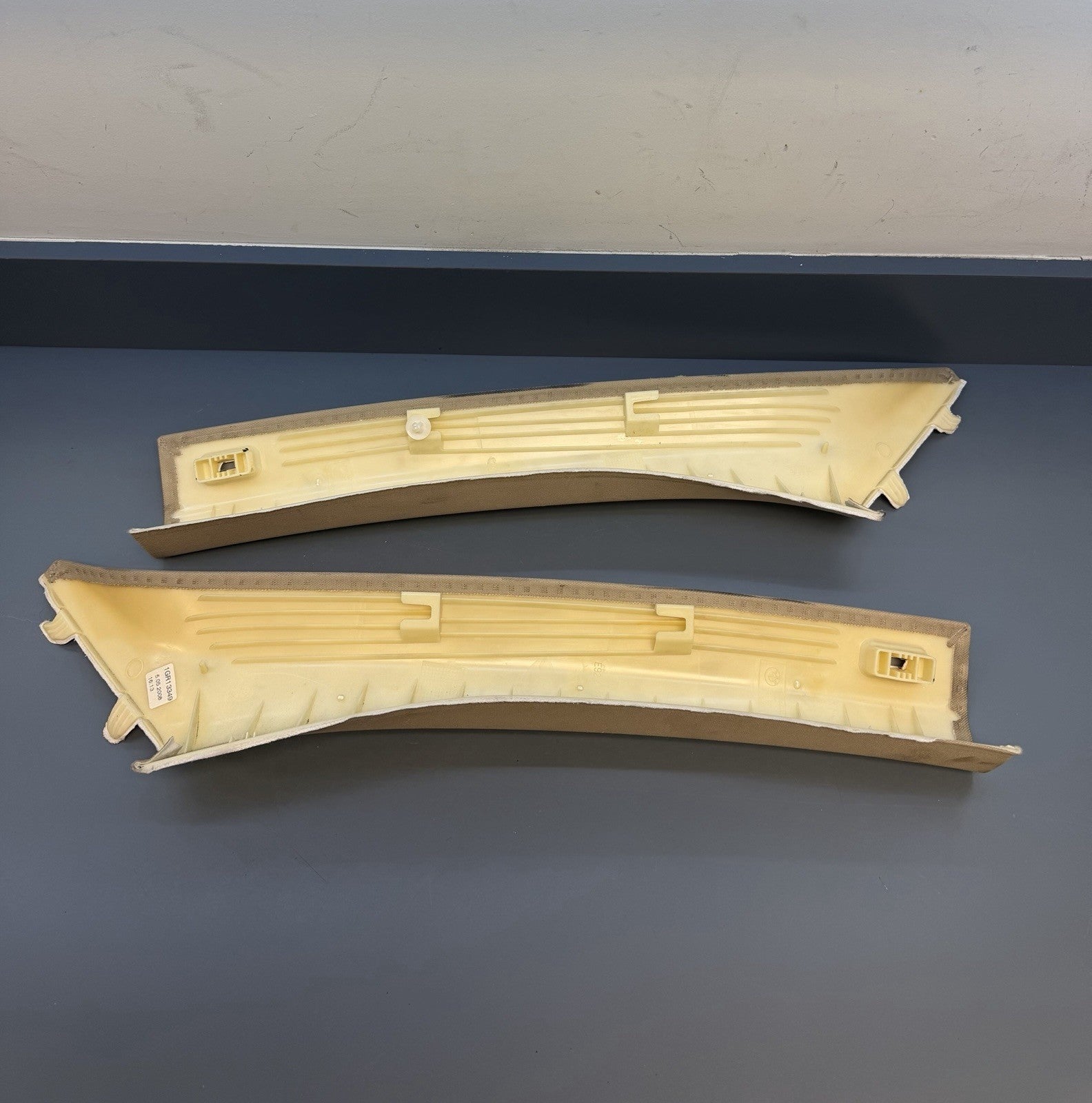 07-13 BMW E92 M3 COUPE FRONT A PILLARS TRIMS OEM BEIGE 7117468 7117467