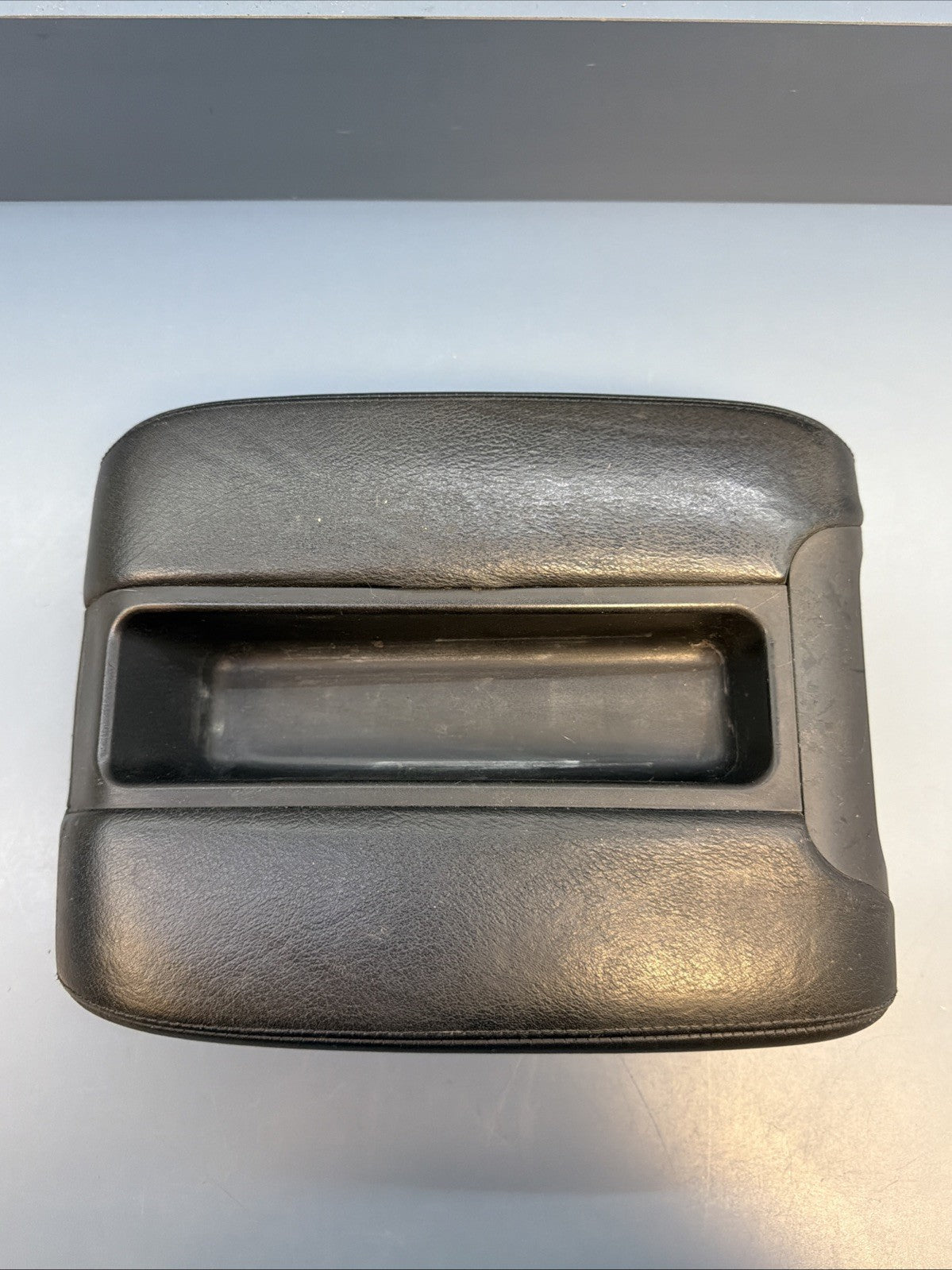 98-03 BMW 5 SERIES E39 525i 530i Front Center Console Arm Rest Cover 804033