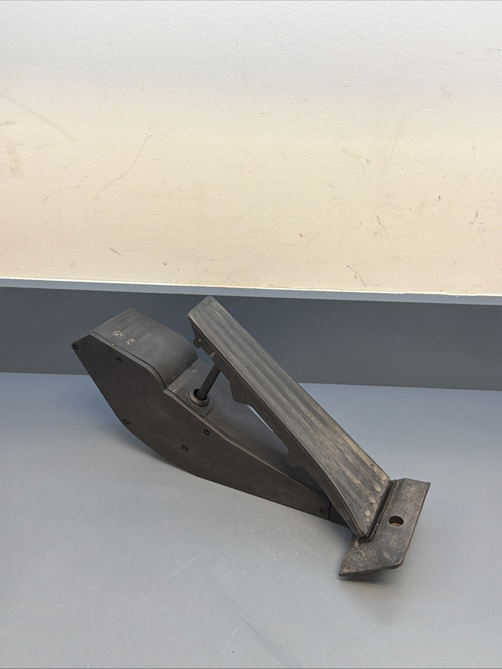 BMW 2006-2012 E90 ACCELRATION GAS THROTTLE PEDAL OEM 6786285