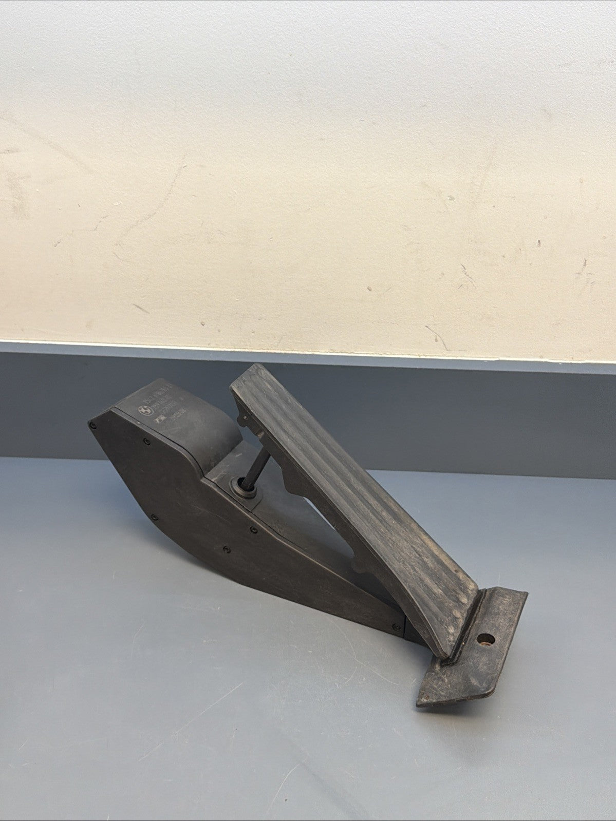 BMW 2006-2012 E90 ACCELRATION GAS THROTTLE PEDAL OEM 6786285