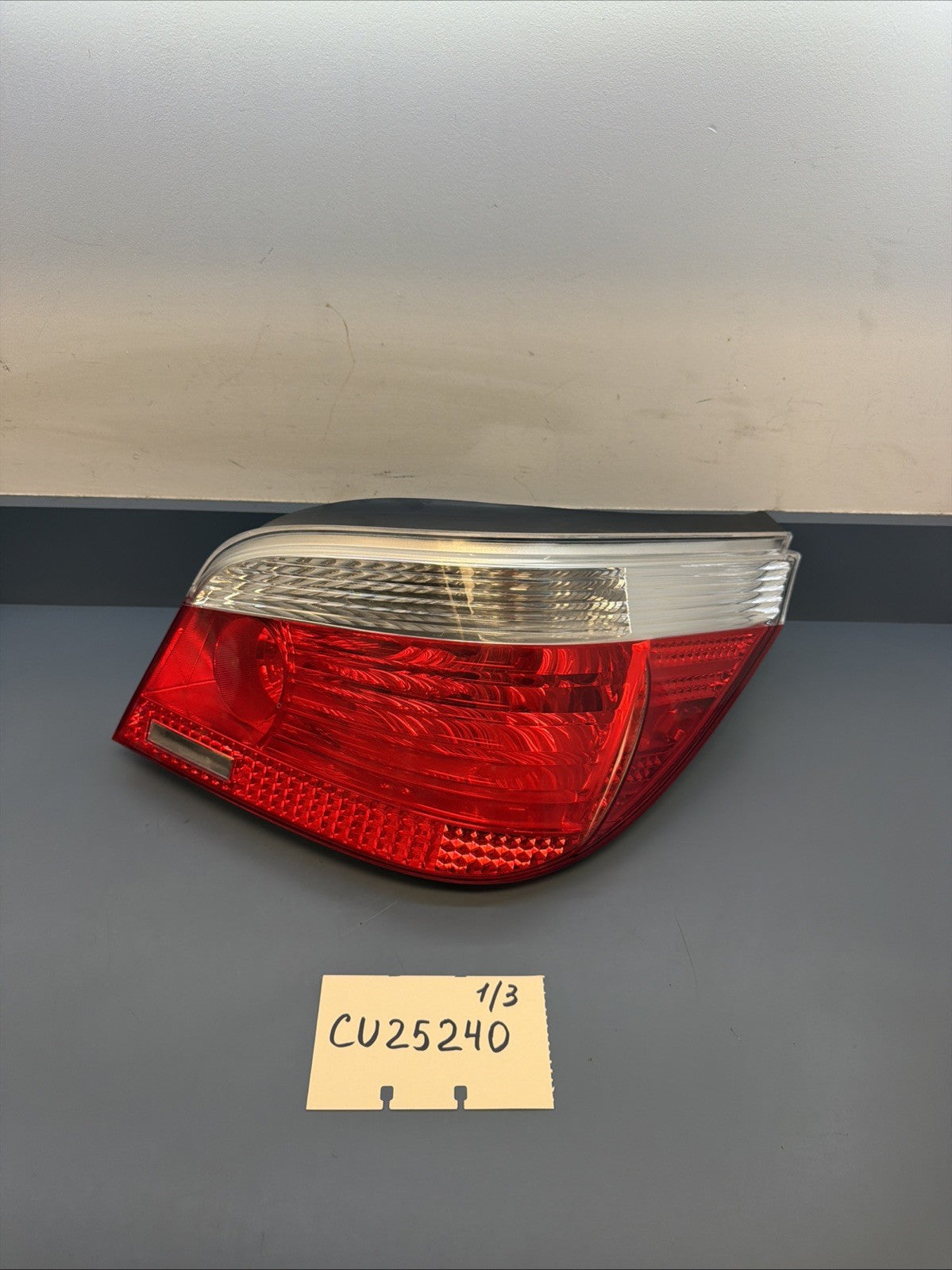04-07 BMW 530 550 Rear Right Passenger Side Tail Light Assembly 6923306 OEM