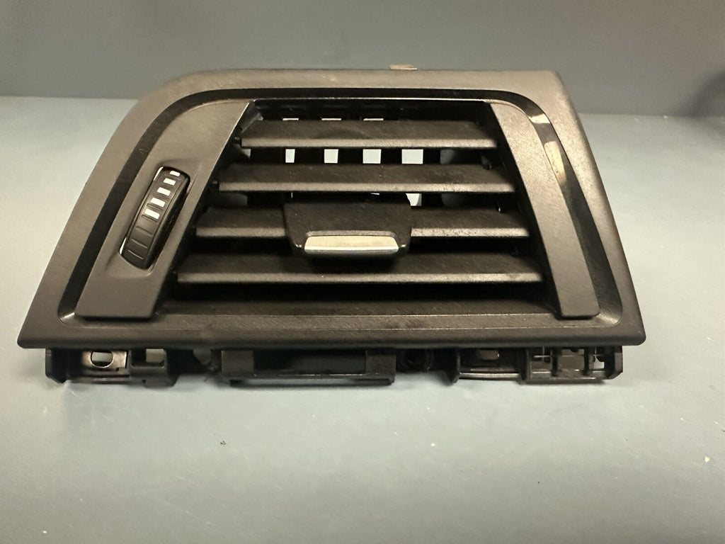 2012 - 2018 BMW 328I F30 PASSENGER/RIGHT SIDE DASH AC AIR VENT 9218550-14 OEM