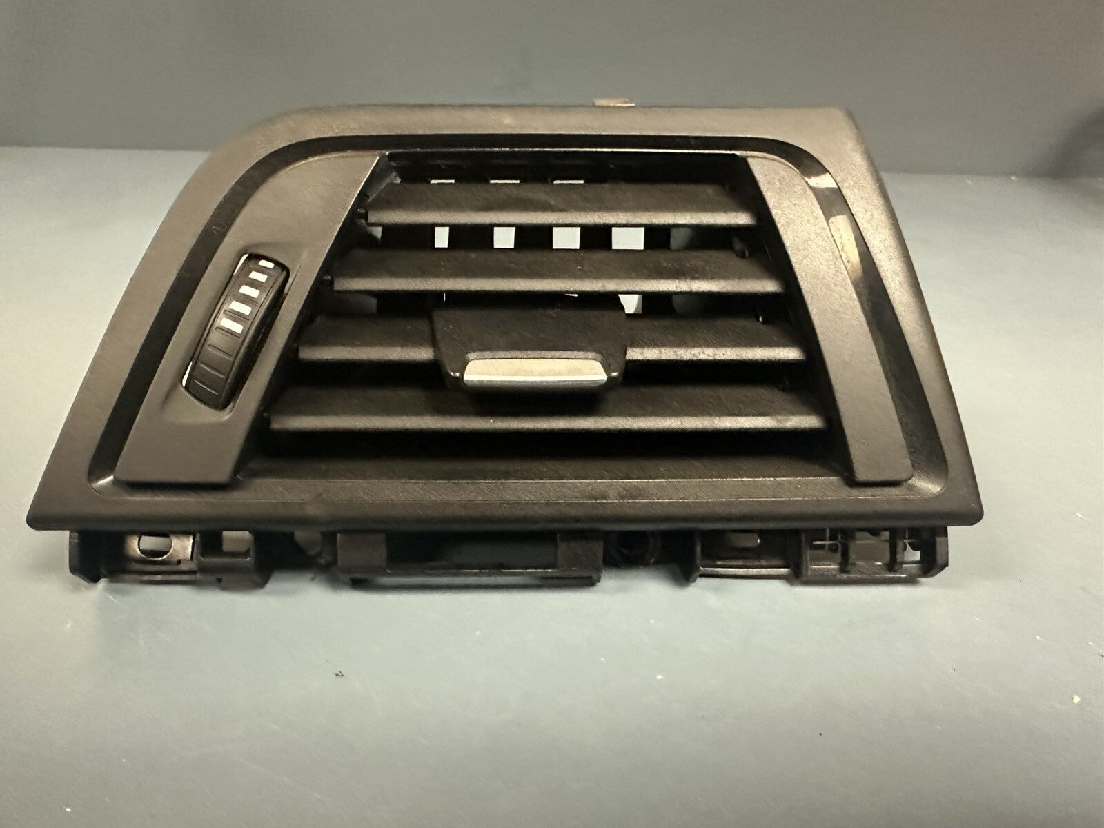 2012 - 2018 BMW 328I F30 PASSENGER/RIGHT SIDE DASH AC AIR VENT 9218550-14 OEM