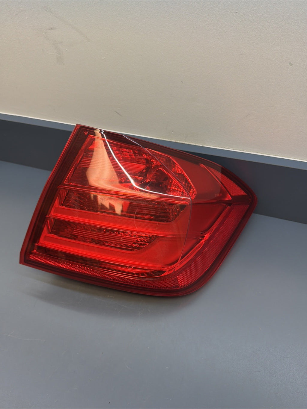 2011-2015 BMW 328IX F30 REAR RIGHT SIDE OUTER TAILLIGHT LIGHT LAMP 7372786 OEM