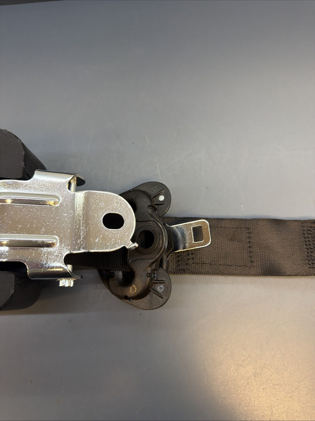 2018 - 2023 BMW X2 F39 REAR RIGHT SIDE SEAT BELT SEATBELT RETRACTOR OEM 7422967