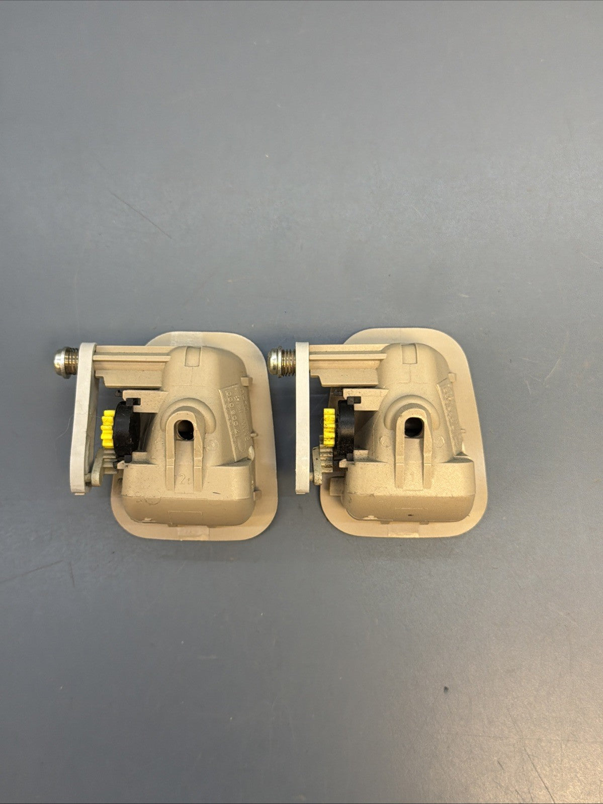 2007-2012 BMW 328i COUPE E92 - CEILING HOOK HANGER 7008000 BEIGE