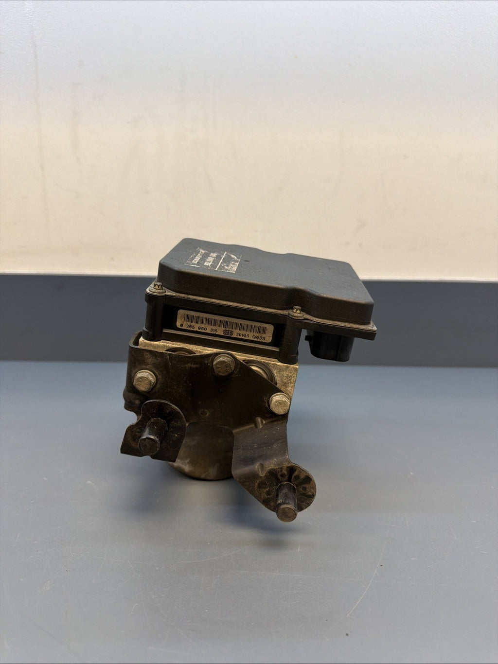 BMW 530i E60 DSC 2004-06 ABS Anti lock brake pump module 34516767235