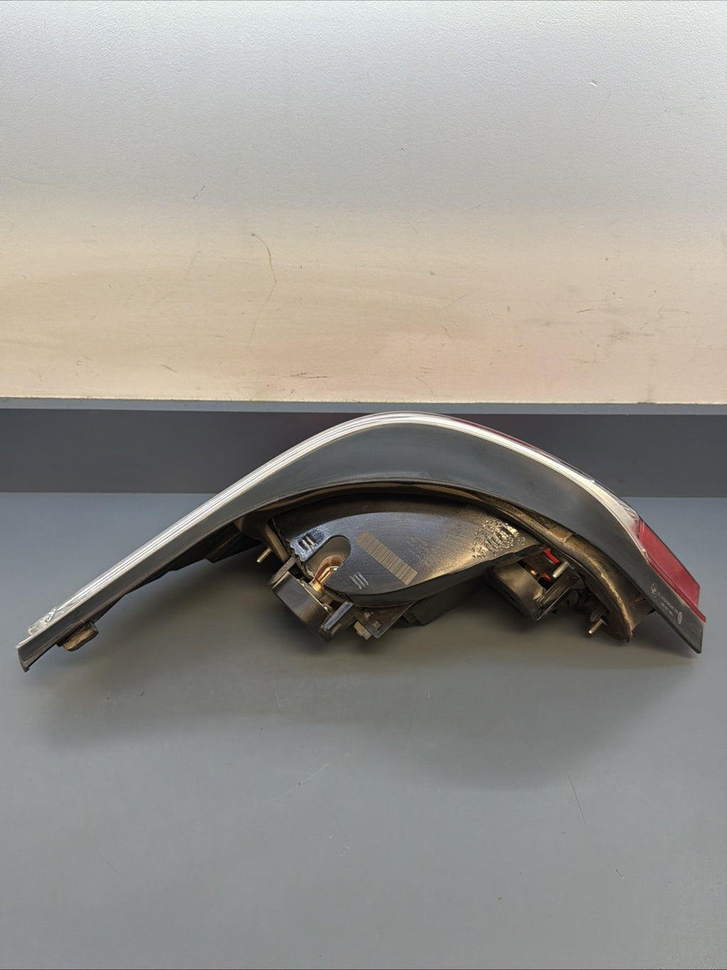 04-07 BMW 530 550 Rear Right Passenger Side Tail Light Assembly 6923306 OEM