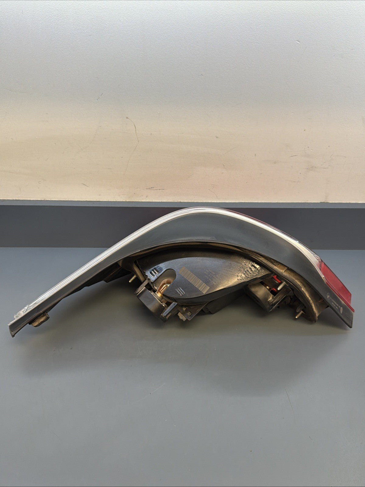 04-07 BMW 530 550 Rear Right Passenger Side Tail Light Assembly 6923306 OEM