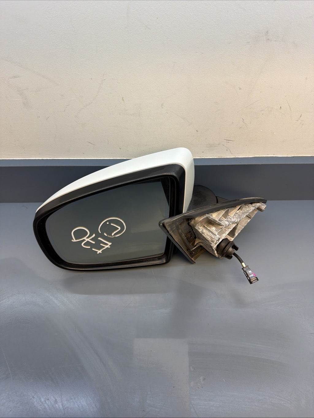 2007-2013 BMW X5 E70 FRONT LEFT DRIVER DOOR MIRROR 7136887 OEM WHITE