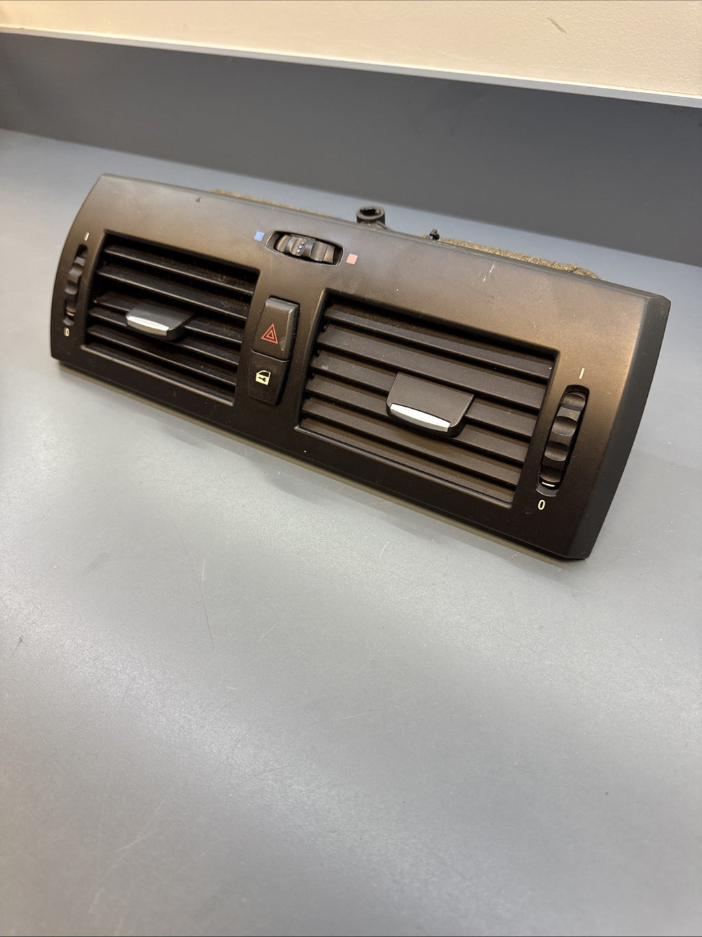 2008-2010 BMW X3 E83 Front Center Dashboard Air Vent with Hazard Switch 3415965