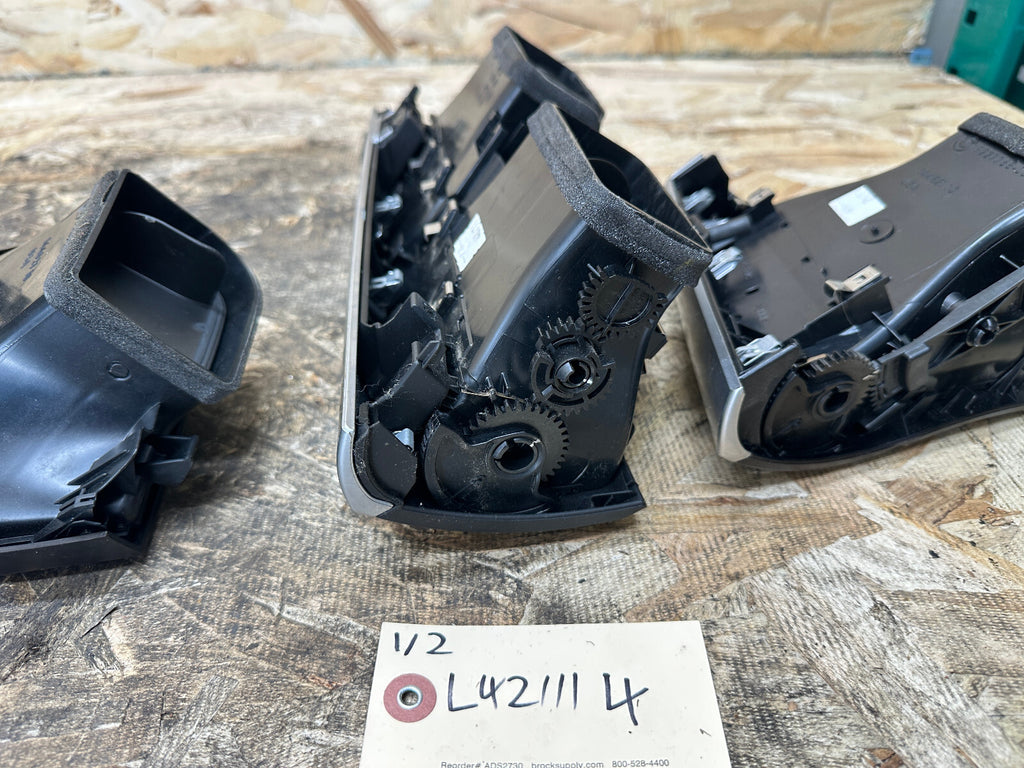 BMW 06-13 E70 X5 INTERIOR BLACK DASH AIR VENT SET 3PC 9227767+9227768+9210705