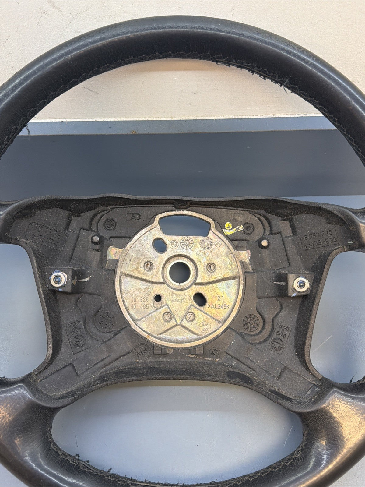 99-03 BMW E39 525i 530i 540i 4 Spoke Steering Wheel Black Leather 6753738 *NOTE*
