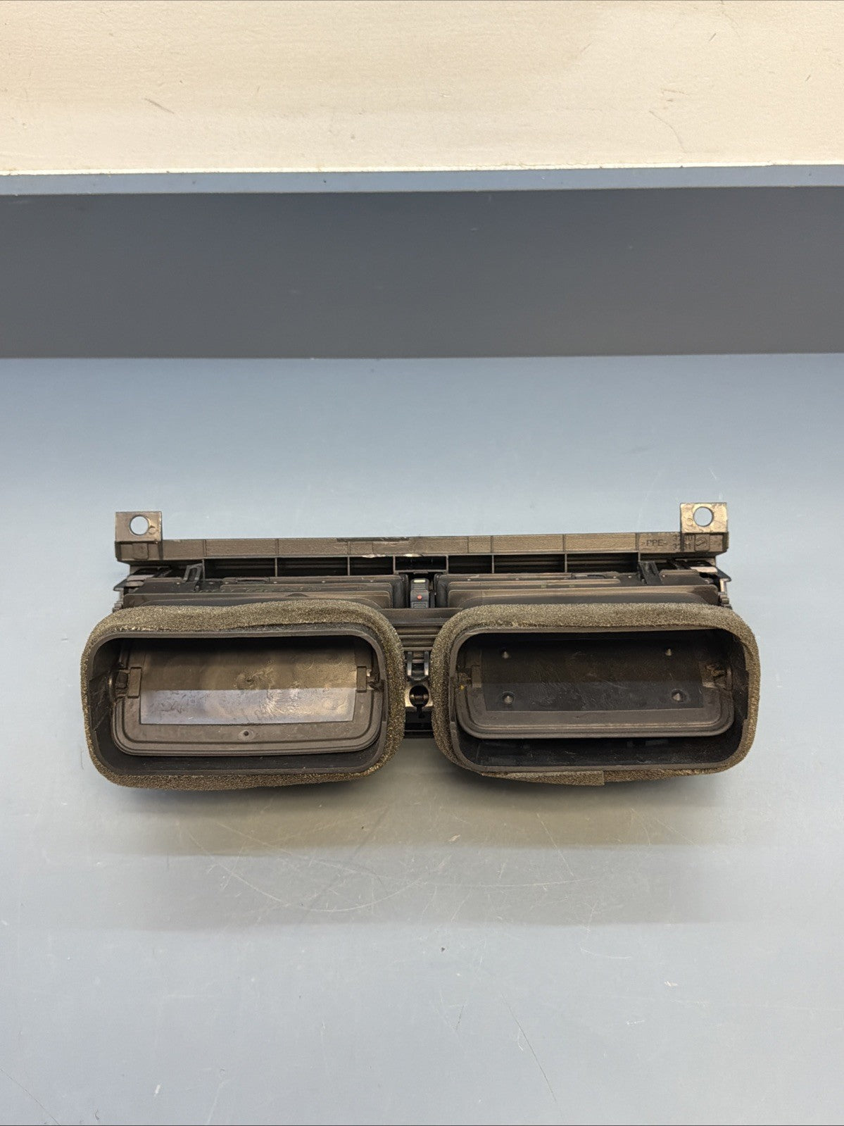 1999-2006 BMW E46 3 Series 325i Center Dash AC Air Vent Assembly 8363199 OEM