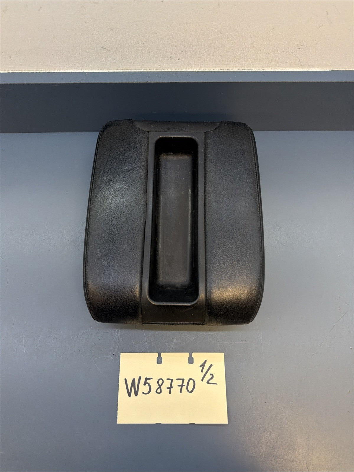 98-03 BMW 5 SERIES E39 525i 530i Front Center Console Arm Rest Cover 804033