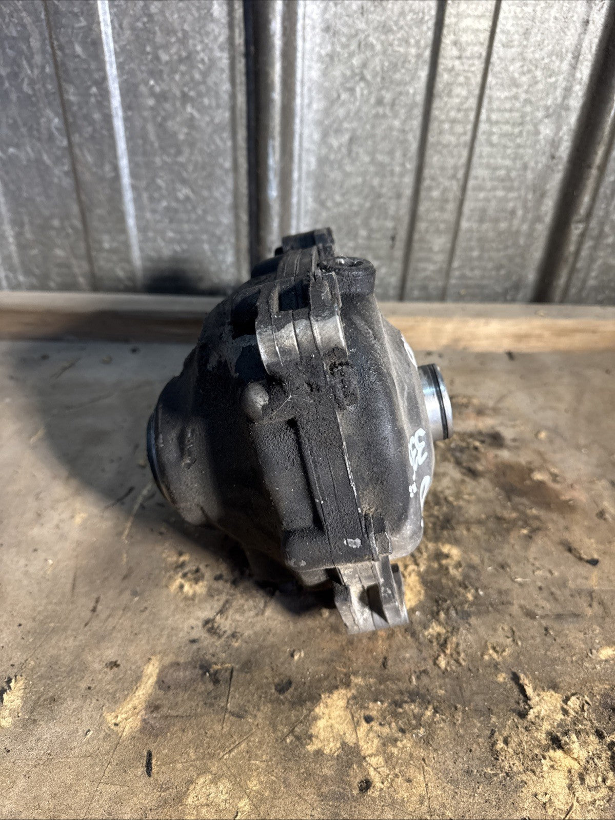 Front Differential Carrier Final Drive AWD 3.46 OEM BMW E90 335Xi AUTO 7533435