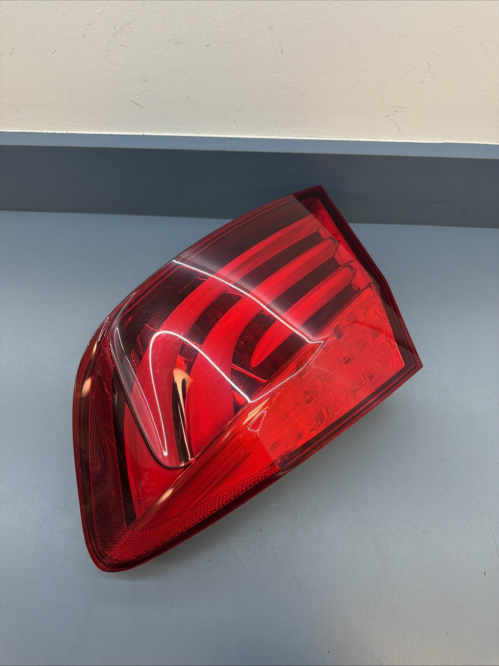 2011-2013 BMW 535i 528i 550 Passenger Right Rear Tail Light 173462-02 OEM