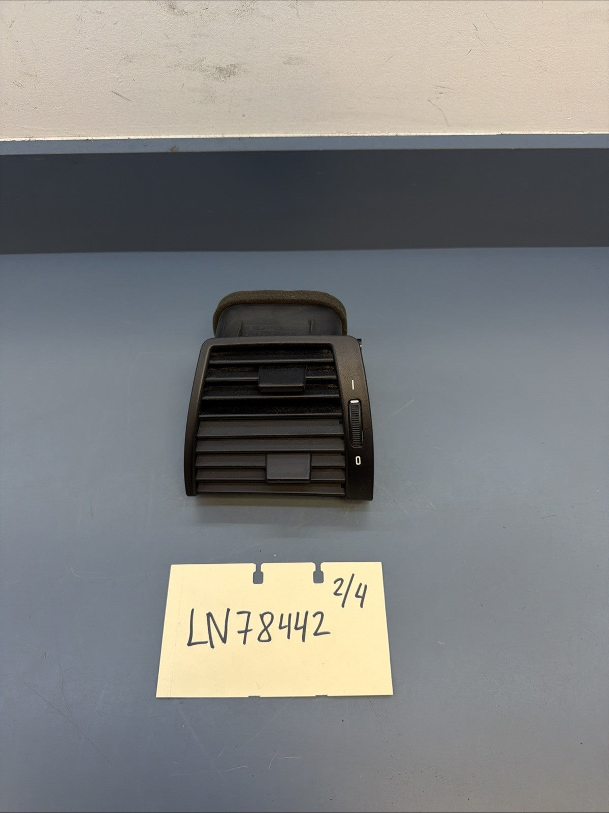 BMW E53 X5 LEFT FRONT FRESH AIR GRILLE DASHBOARD VENT CONDITIONING HEAT 8402215