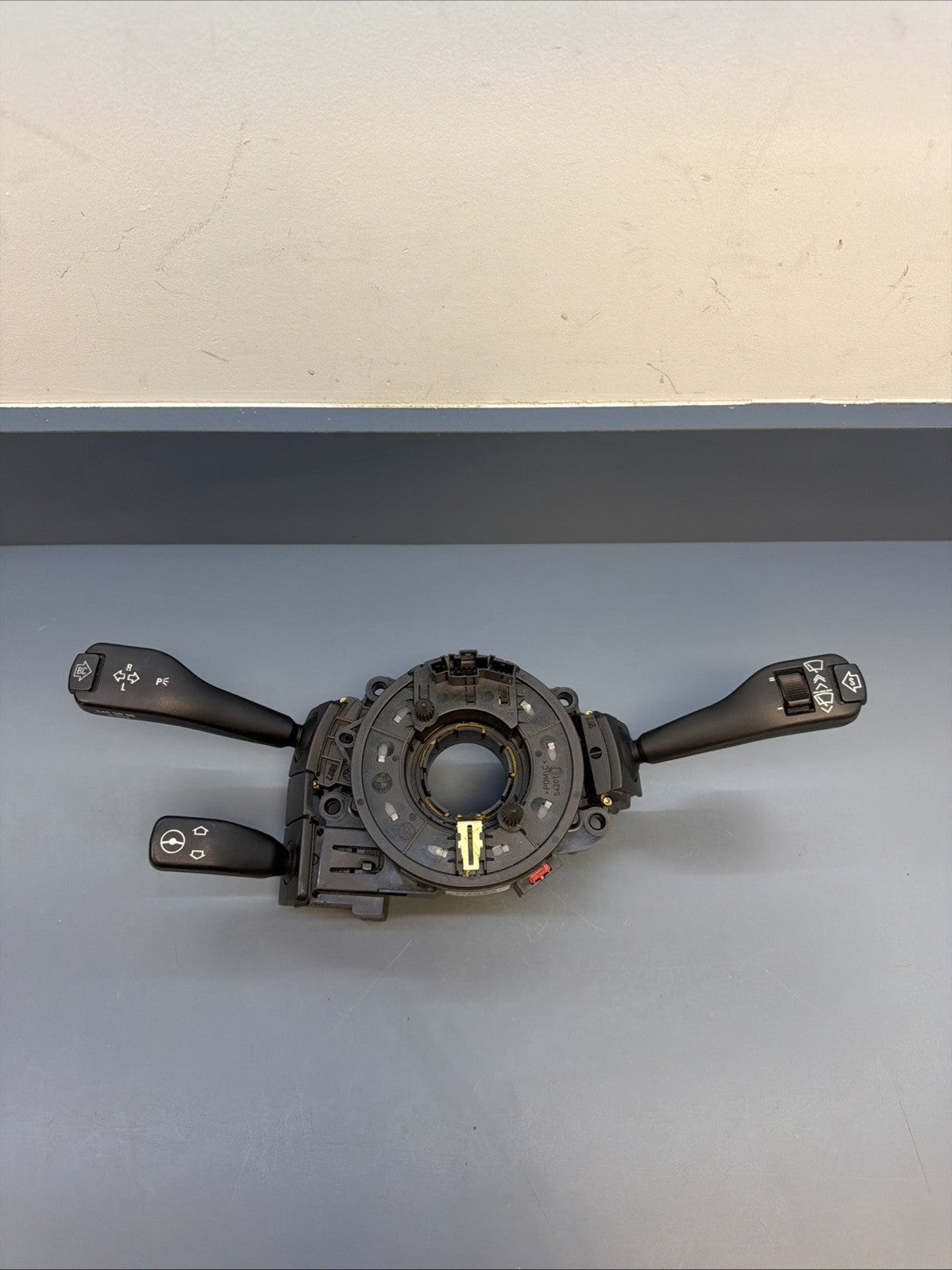 95–03 BMW E39 5/7 Series Steering Column Clock Spring Switch Assembly 8375396