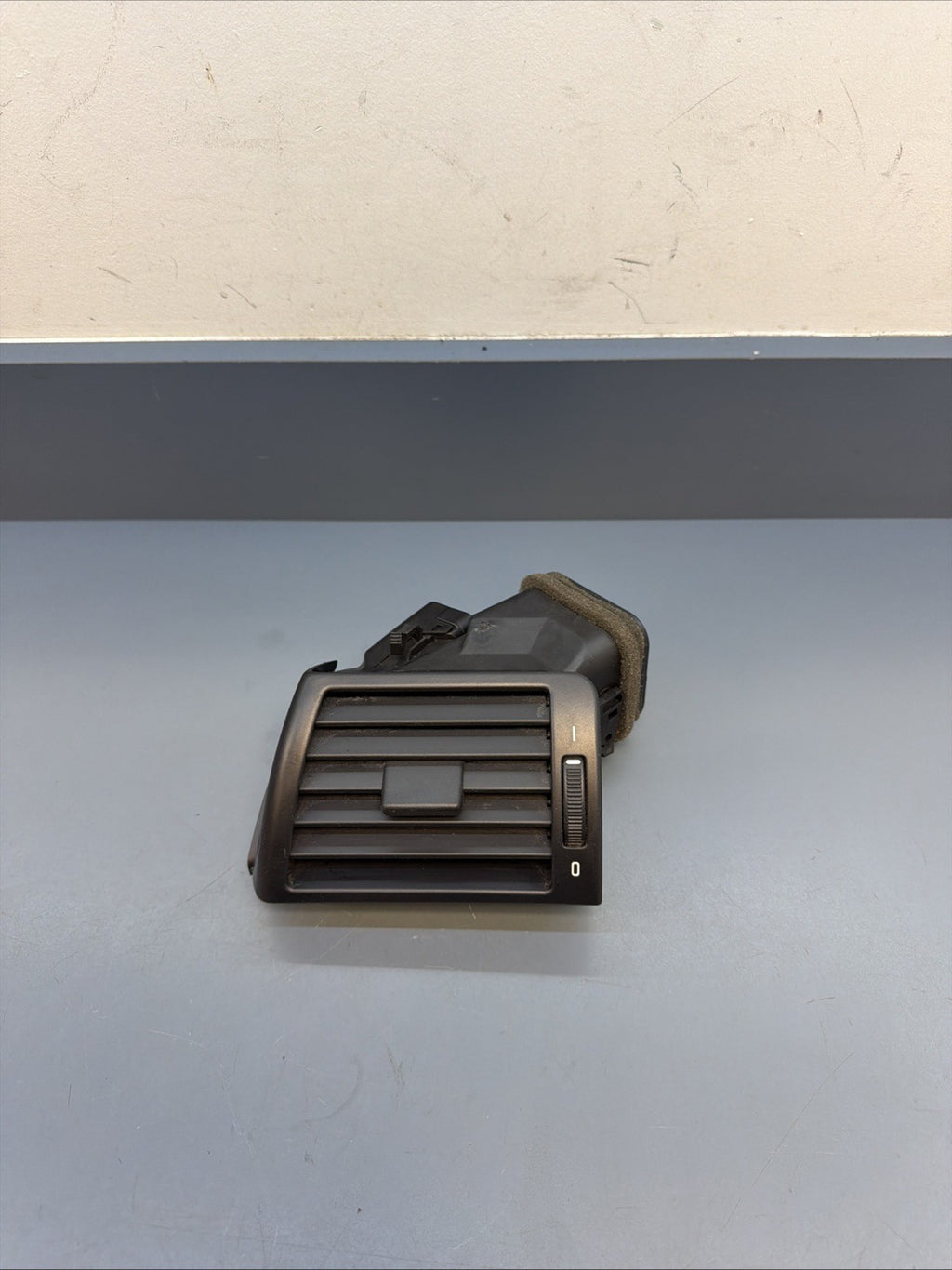 00-06 BMW E46 3 Series Left Air Vent Port A/C Genuine OEM 8361897