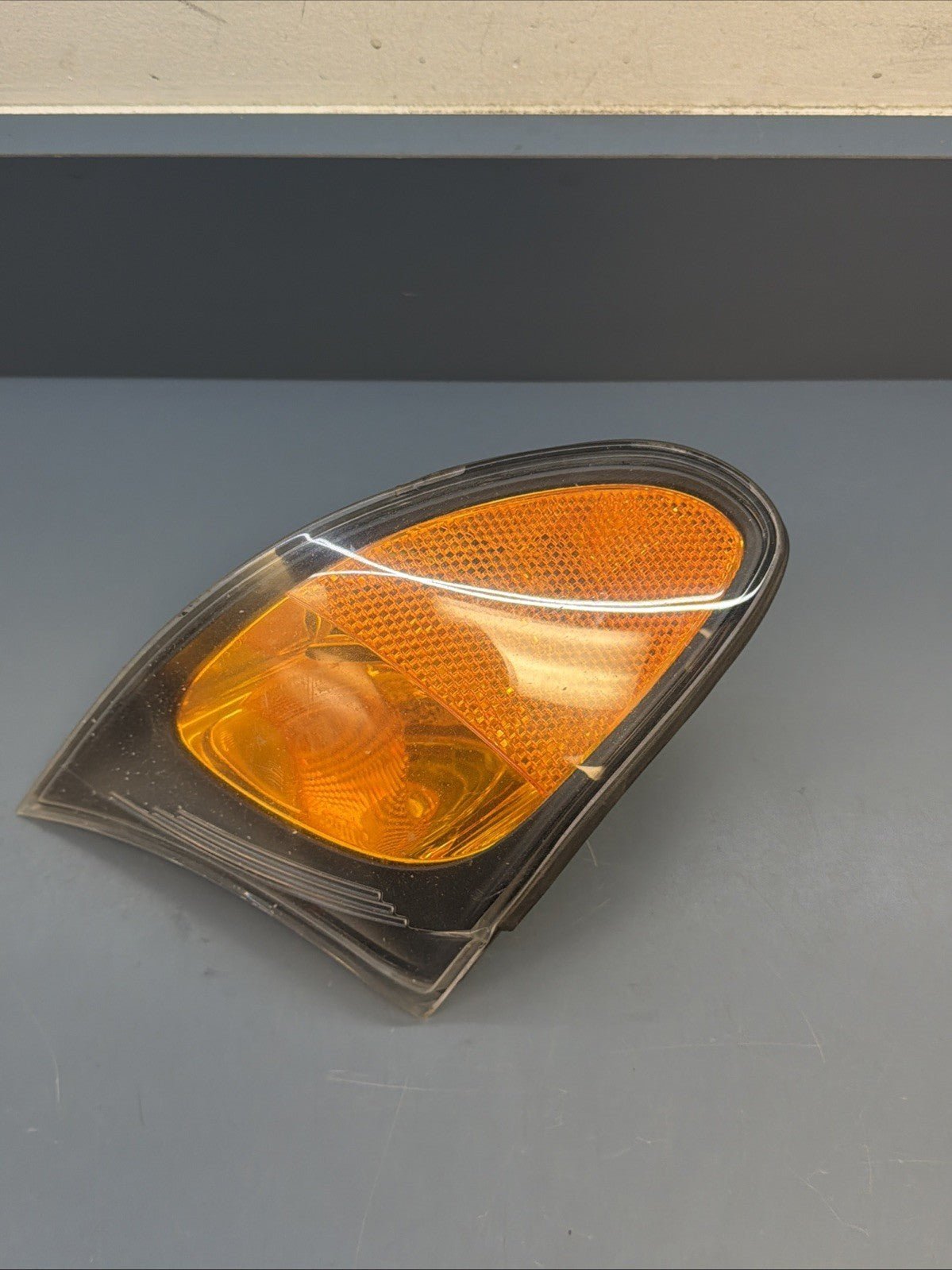 02 - 05 BMW 3-SERIES RIGHT PASSANGER TURN SIGNAL INDICATOR PARK CORNER 7165860