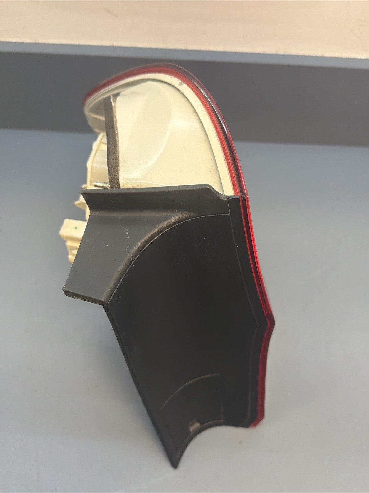 09-11 Bmw E90 328 335 M3 Rear Right Side LCI Outer Taillight Lamp Oem 7289430