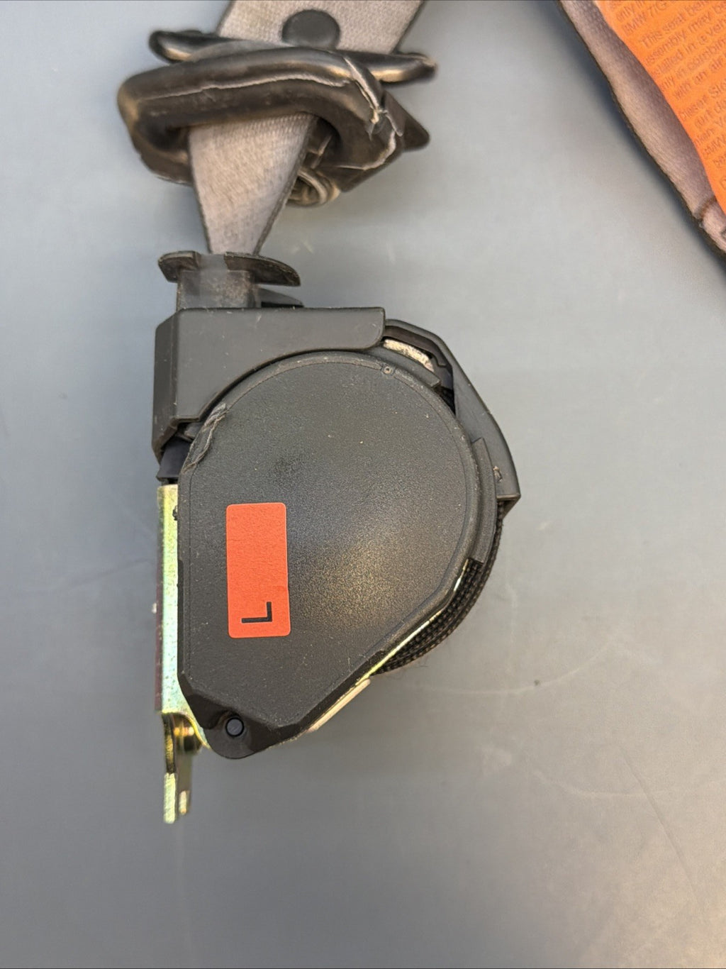 95-03 Bmw E39 5/7 Series Front Left Driver Upper Seat Belt Retractor  8198569