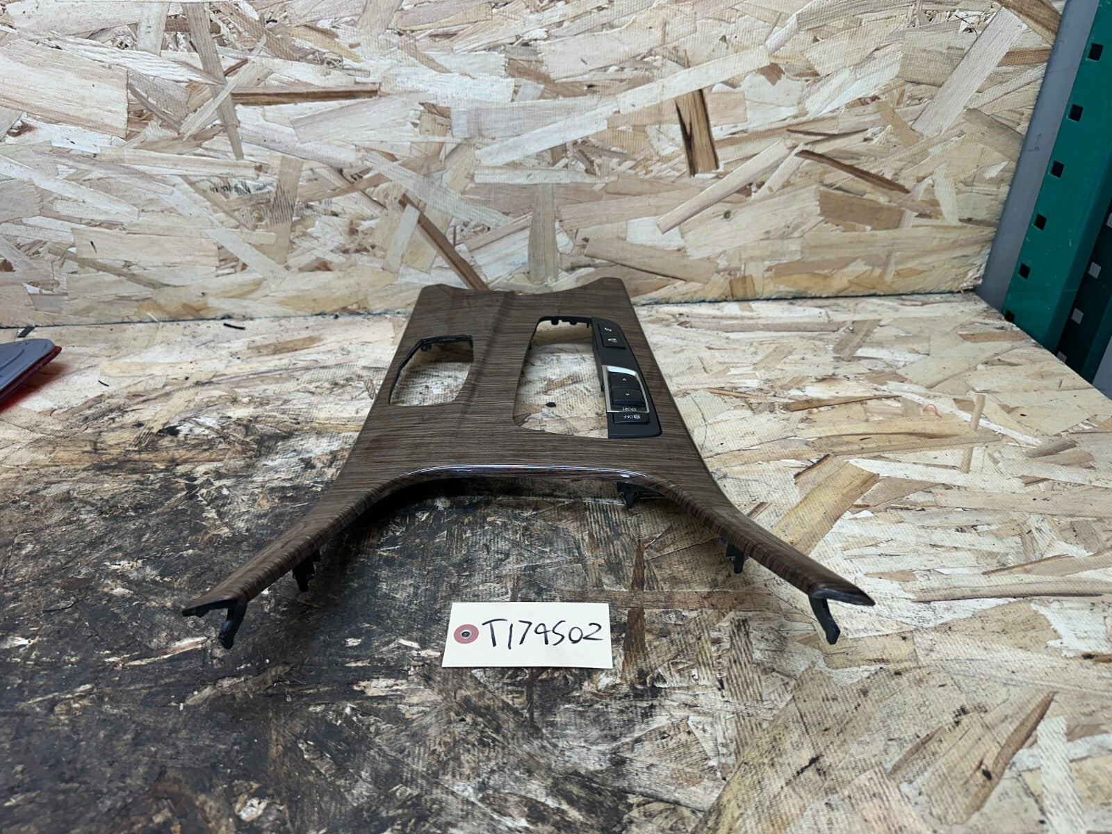 BMW 2011-2017 F25 F26 LOWER CENTER CONSOLE TRIM LIGHT WOOD OEM 9302211