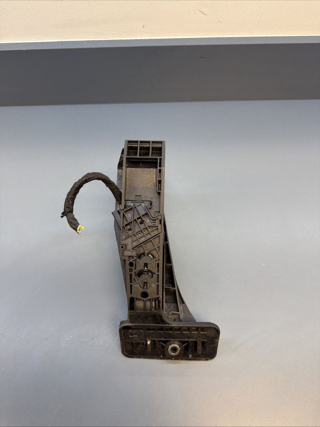 12-15 BMW E84 X1 Front Lower Accelerator Gas Foot Pedal Lever OEM 6860784