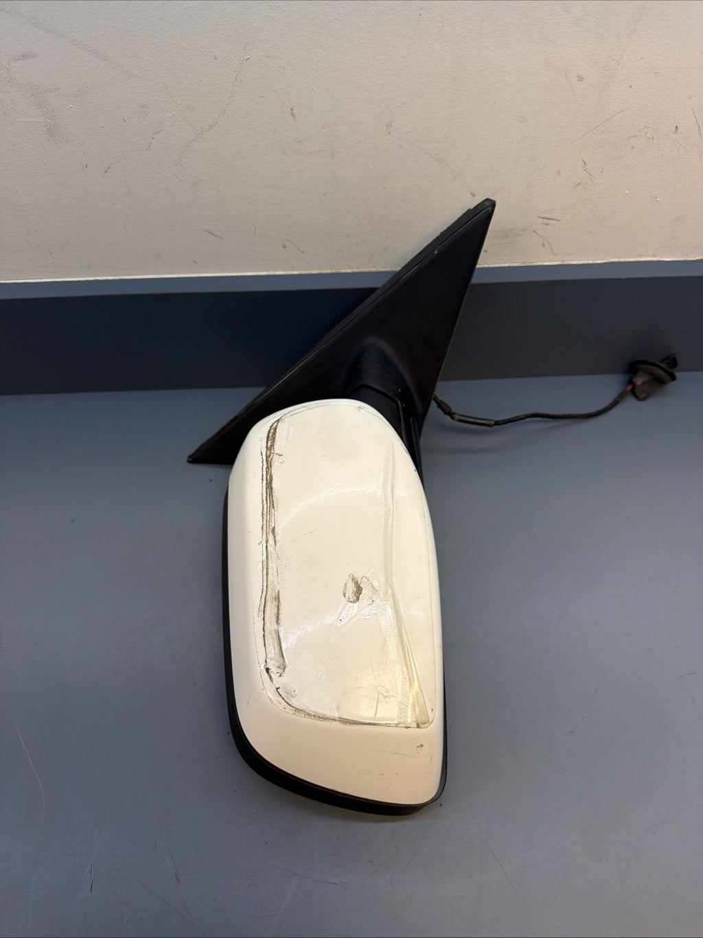 2006-2010 BMW 528i Rh Front Door Side View Mirror Assembly 7043437; 7038344 OEM.