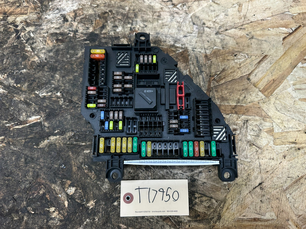 BMW 2011-2017 F25 X3 REAR RIGHT CABIN FUSE RELAY JUNCTION BOX OEM 9315151