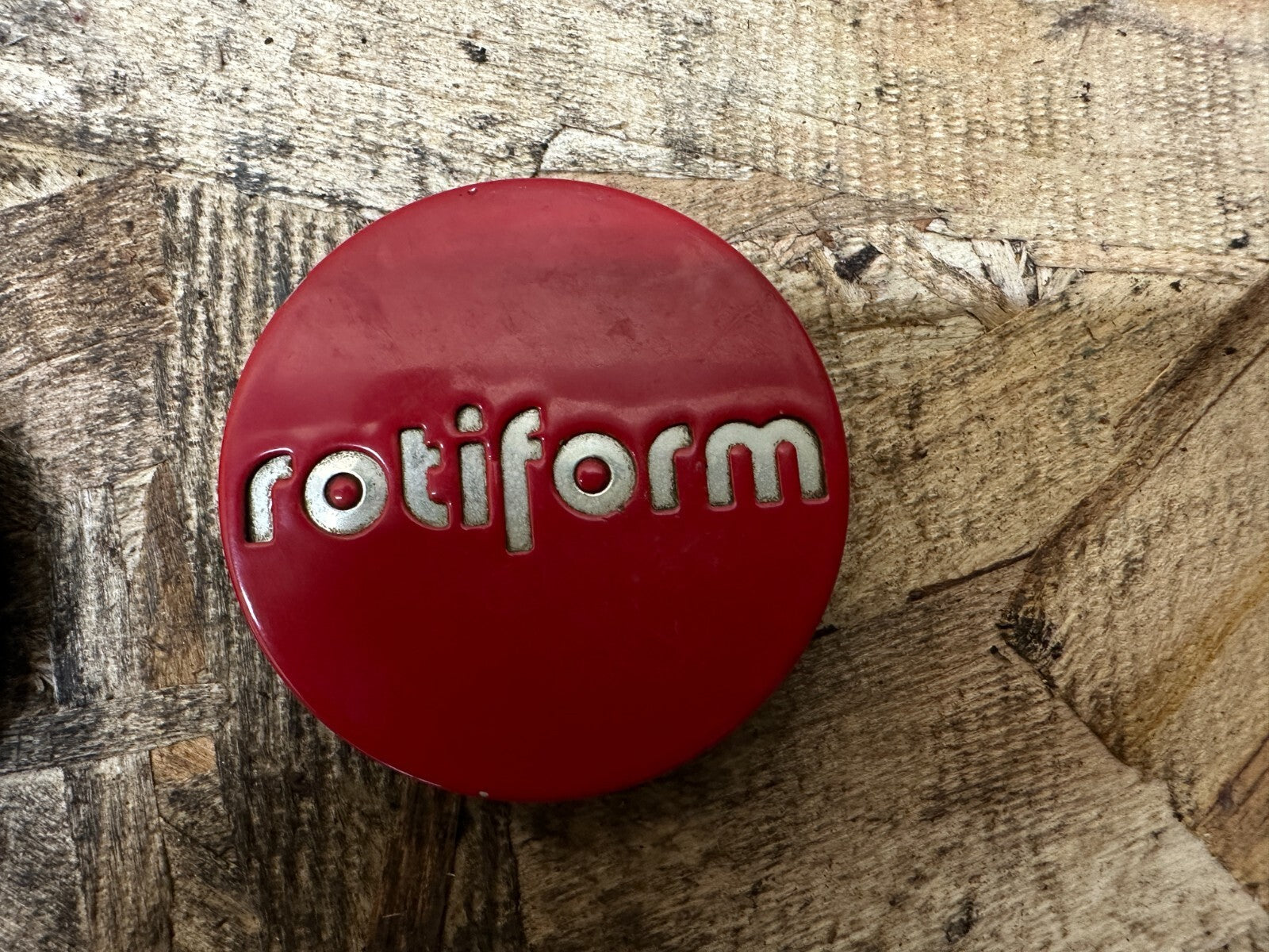 rotiform CENTER CAPS RED 2 INCH