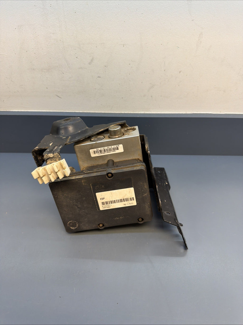 2006 Nissan Xterra 4.0 ABS Anti Lock Brake Pump 06210907573 OEM